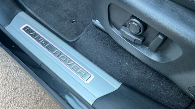 Land Rover Range Rover Sport 3.0 D300 HSE Dynamic Black 5dr Auto Diesel Estate